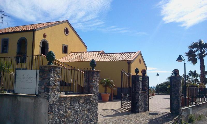 Serra San Biagio Villa Calatabiano Exterior photo